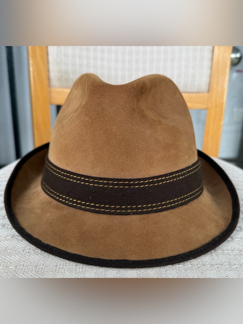 Vintage German Brown Fedora Hat
Size 57 or 7 US
Unisex